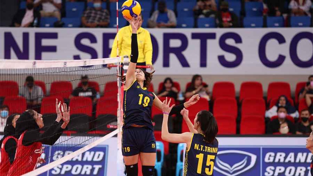 Tiếp đà thăng hoa, bóng chuyền nữ Việt Nam thắng dễ Iran 