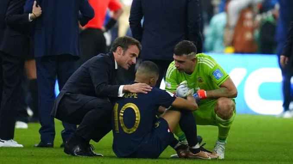 Tổng thống Pháp tiết lộ lời an ủi xúc động dành cho Mbappe
