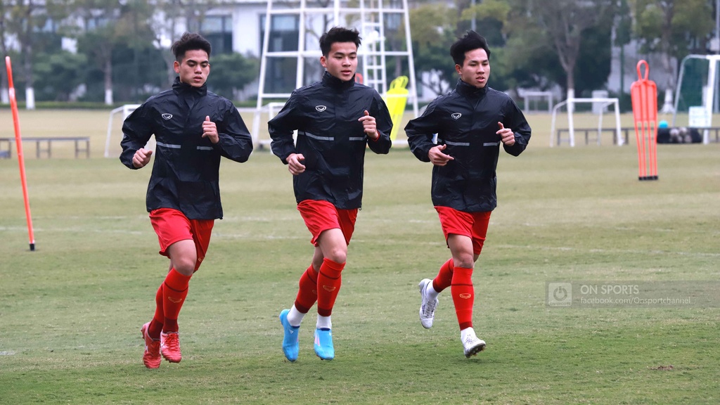 Khuất Văn Khang hội quân cùng U20 Việt Nam