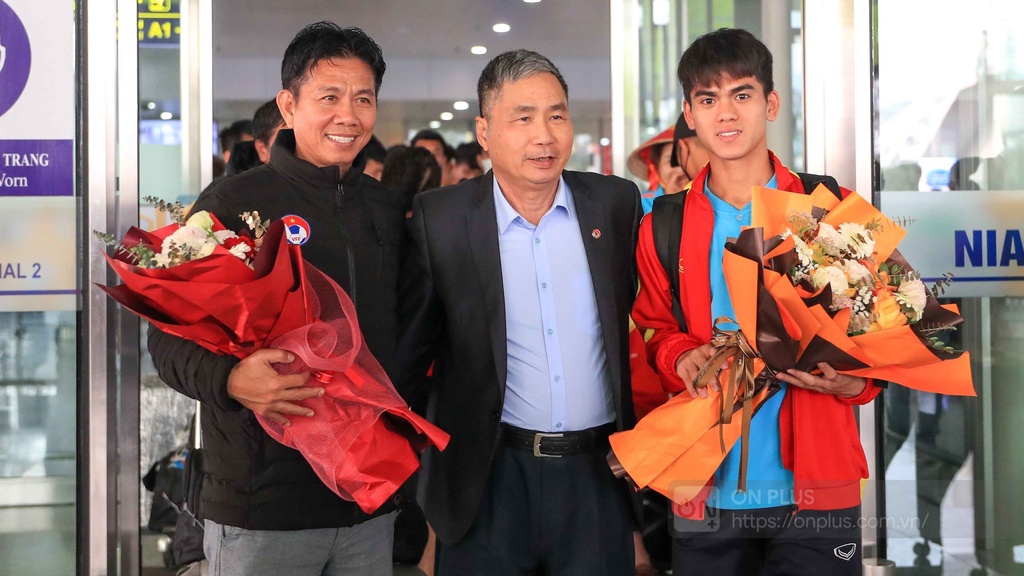 U20 Việt Nam về nước sau hành trình kéo dài hơn 1 ngày