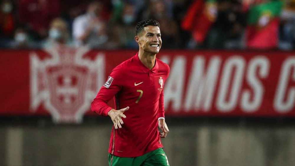 Video bóng đá 24h hôm nay 13/10: Ronaldo tỏa sáng với hat-trick 