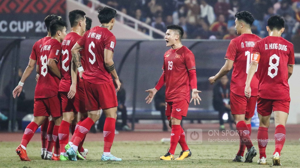Quang Hải có hành động bất ngờ sau bàn thắng của Tiến Linh