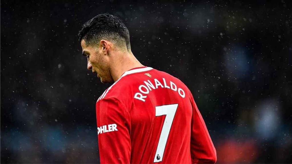 Đau buồn vì mất con, Ronaldo không đá trận gặp Liverpool