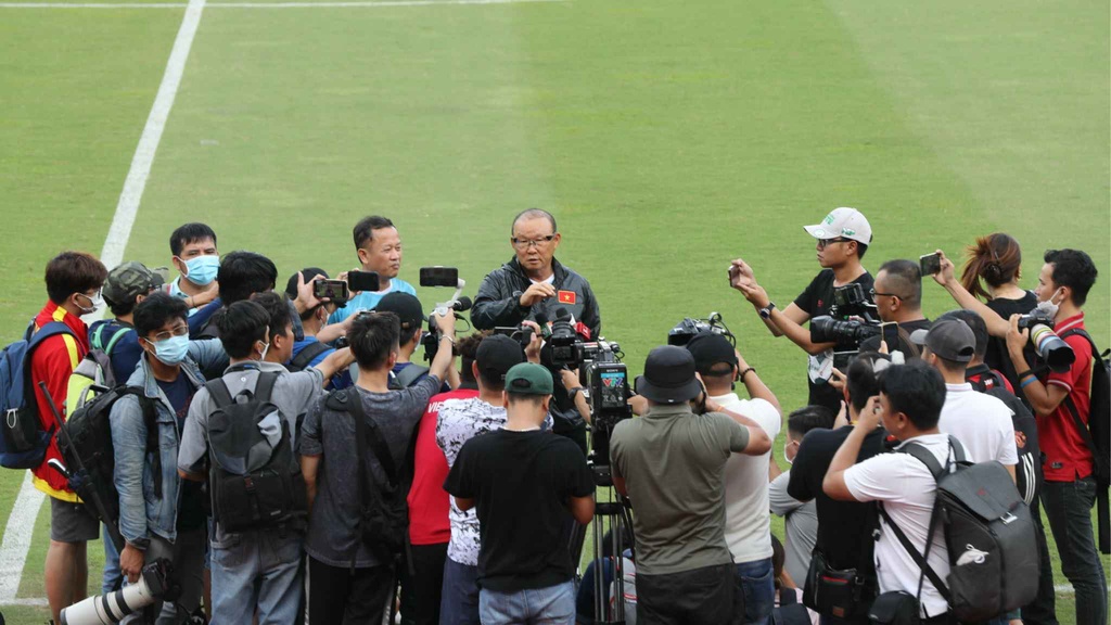 HLV Park Hang-seo tiết lộ lý do triệu tập Văn Quyết, khả năng Quang Hải dự AFF Cup