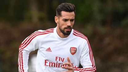 Trung vệ thuộc biên chế Arsenal bị đâm phải nhập viện cấp cứu tại Italia