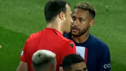 Neymar nhận án treo giò vì bảo vệ Mbappe bị phạm lỗi thô bạo