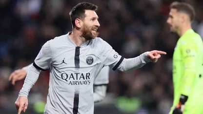Messi chính thức phá kỷ lục vĩ đại của Ronaldo