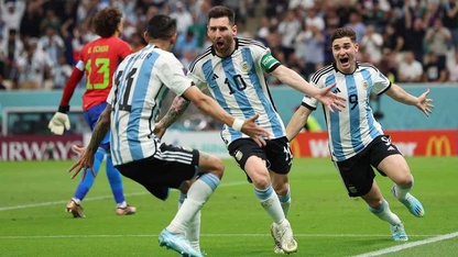 Argentina 2-0 Mexico: Messi toả sáng giúp Argentina trở lại đường đua